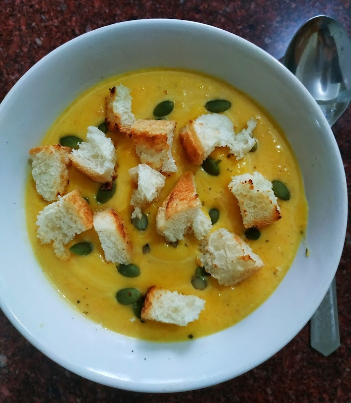 Тыквенный крем-суп. Вариант сервировки. Фото автора.
