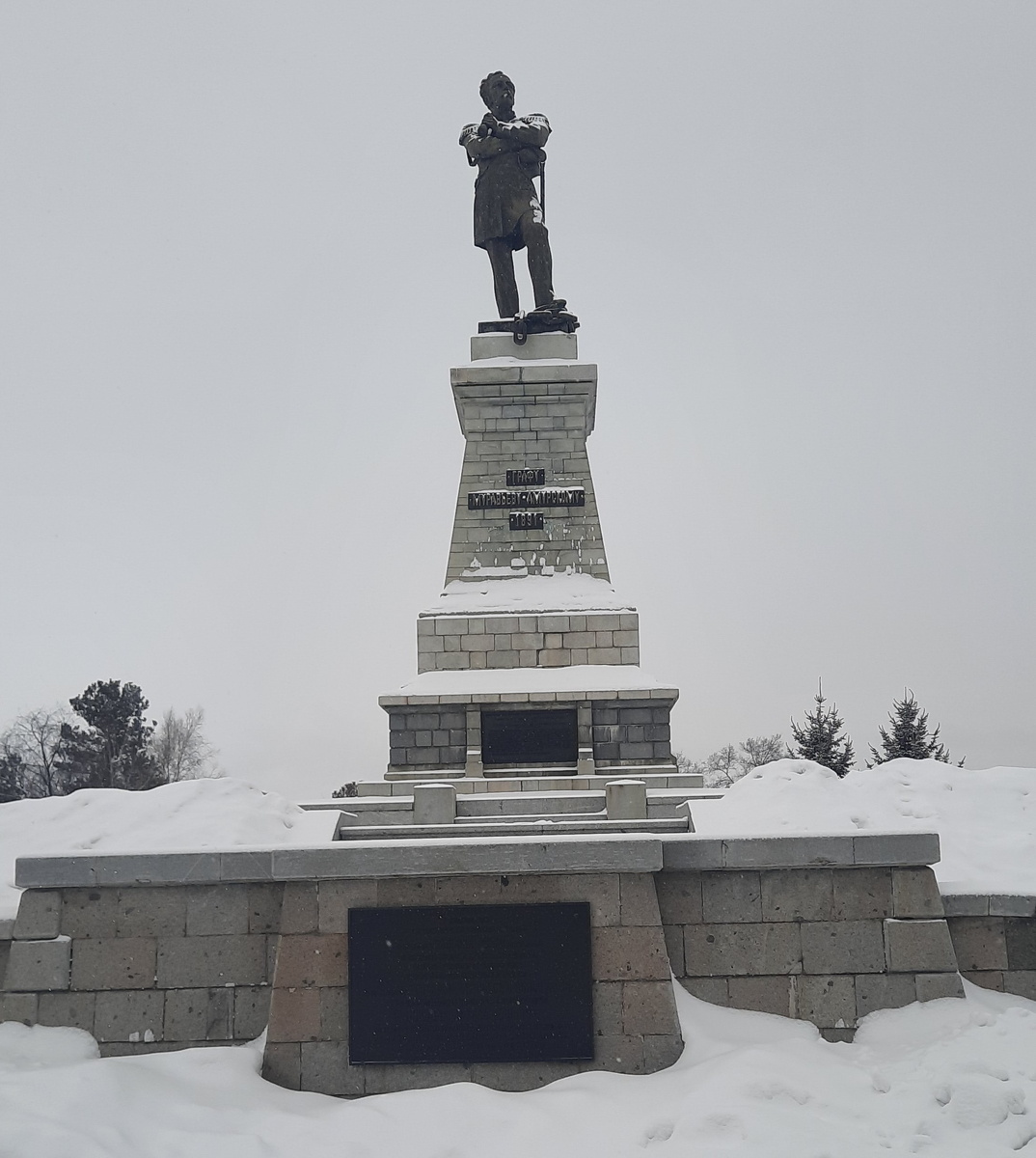 Наверное, самый известный памятник Хабаровска - графу Николаю Николаевичу Муравьеву-Амурскому