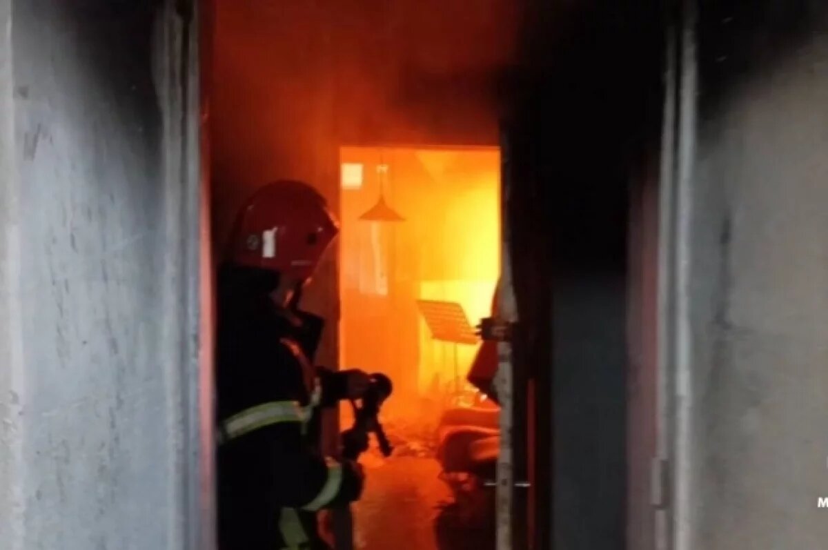    В Ялте загорелся многоквартирный дом