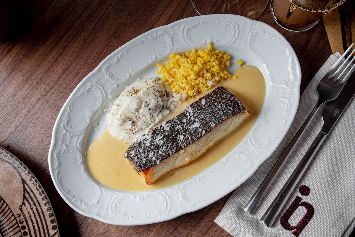    Угольная треска с пюре из цветной капусты