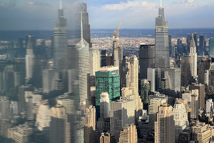    «Денег в ипотечные кредиты в США, напомню, раздавали столько, сколько люди готовы были взять под проценты, сколько рынок мог «съесть».   
Фото: © Benno Schwinghammer/dpa / www.globallookpress.com