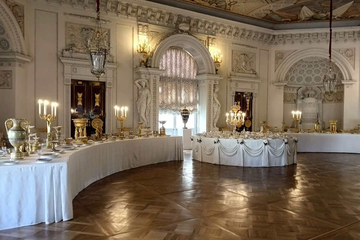 От осенних холодов можно спрятаться во дворце — осмотреть парадные залы и жилые комнаты. Фото: Владимир Бойченко / Яндекс Карты