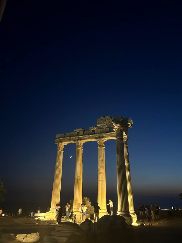 Храм Аполлона после заката