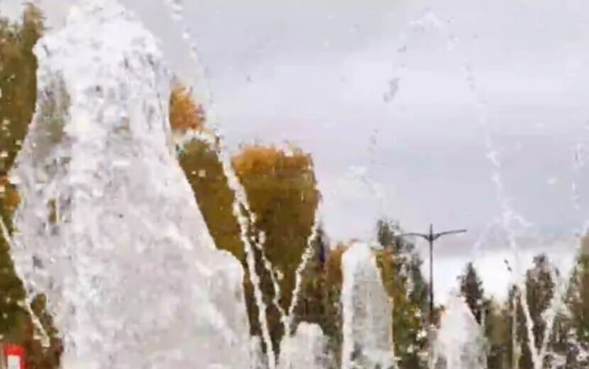    Фонтан на Центральной площади Ижевска завершает сезон работы