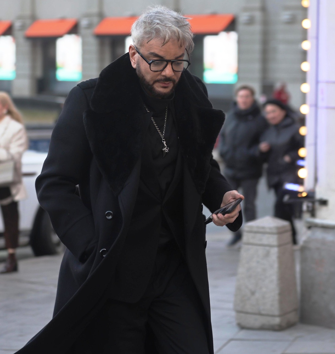    Филипп Киркоров перевез прах родных в МосквуLegion-Media