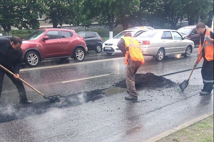 Укладывать асфальт в дождь: Интересная позиция Минстроя