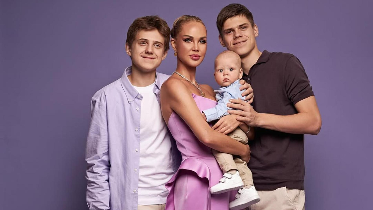    Мария Погребняк с детьми. Фото: Инстаграм (запрещён в РФ) @mariapoga_