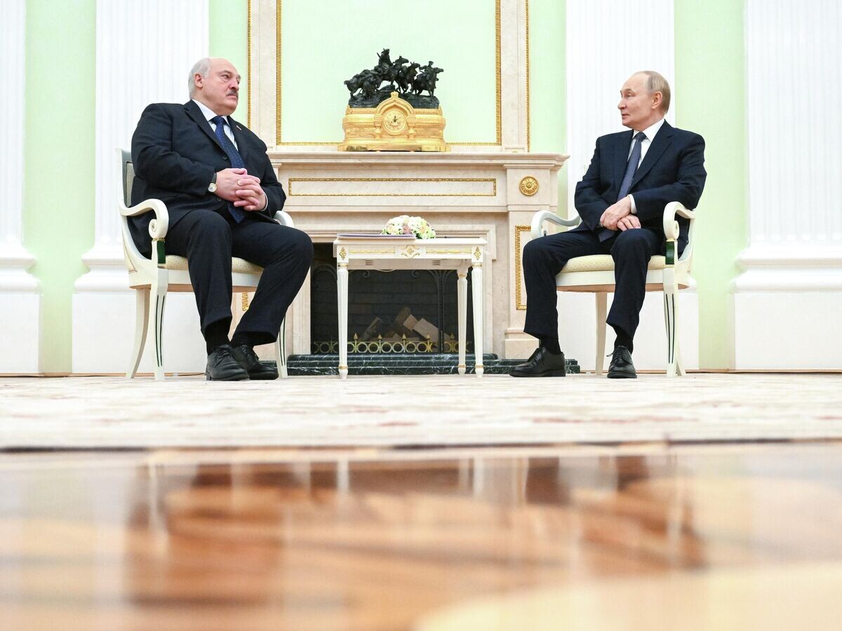    Президент России Владимир Путин и президент Белоруссии Александр Лукашенко во время встречи© РИА Новости / Кристина Кормилицына