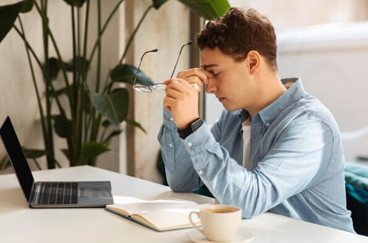    Прием энергетиков может вызвать усталость глаз