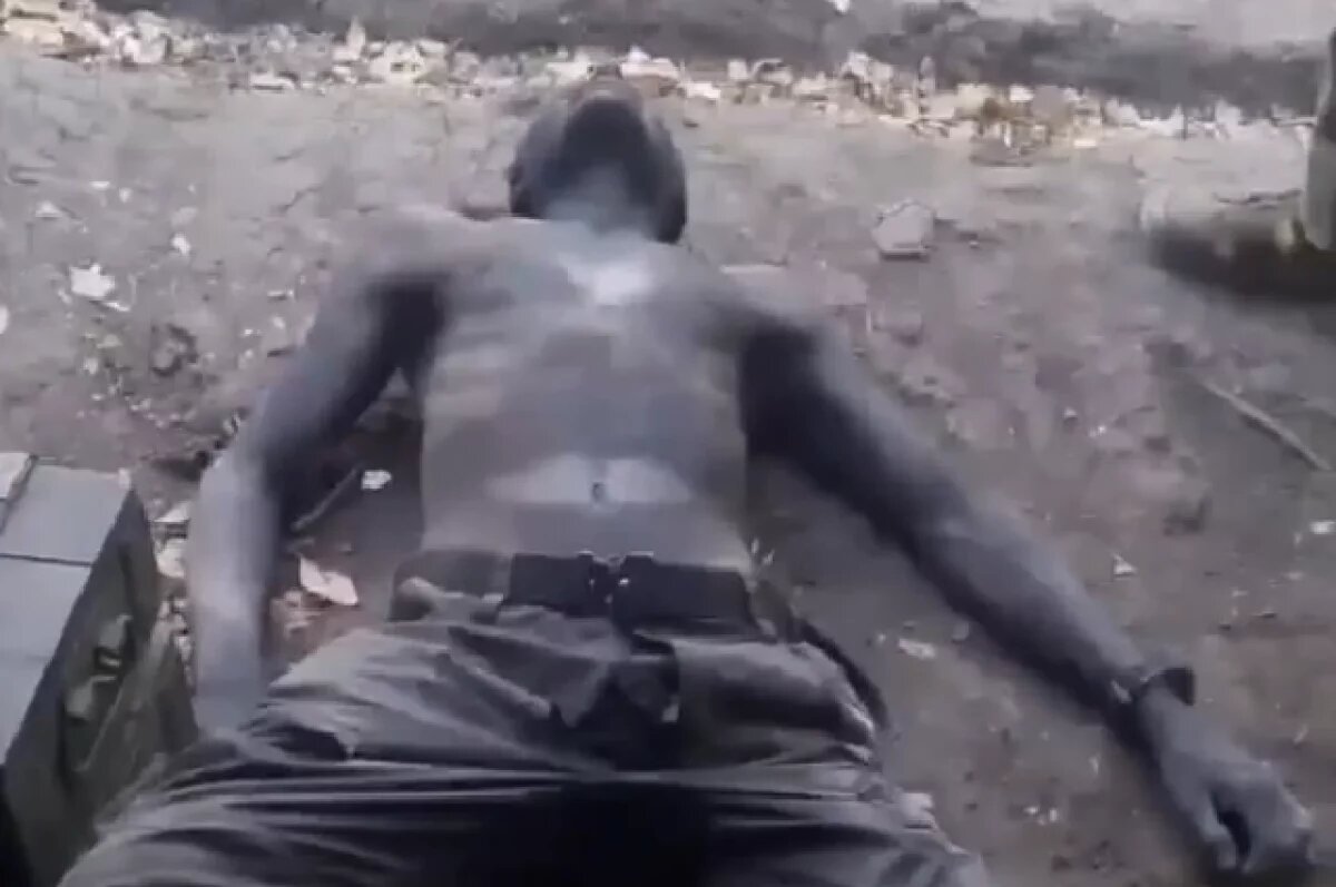    Генерал Попов сказал, как российские бойцы два месяца выживали под танком