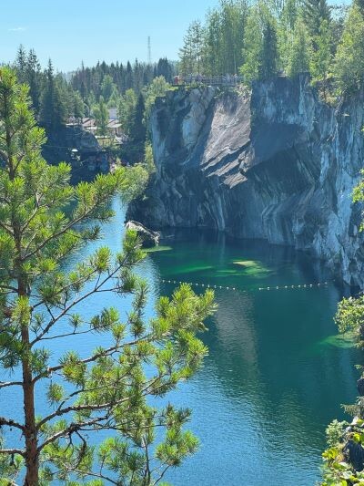 Мраморный каньон. Листайте галерею.