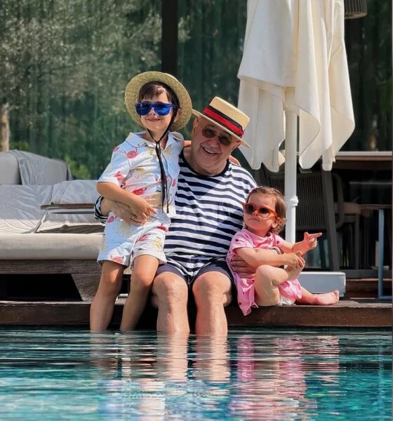    Евгений Петросян с детьми. Фото: соцсети