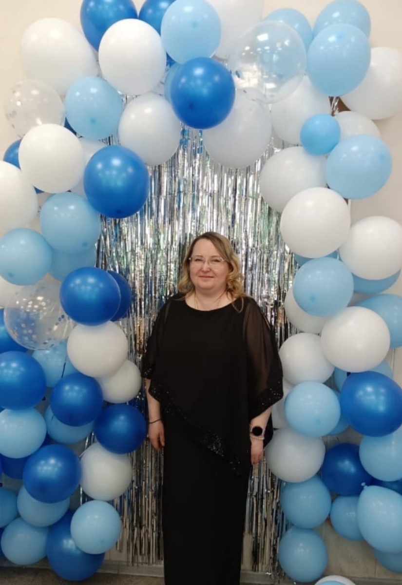    “На выпускном ученики сделали подарок, от которого плакали все”: история учителя кировской школы №22