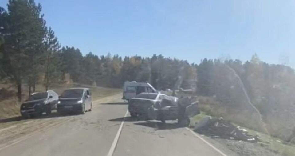    ДТП между Фирсово и Бобровкой. Источник: t.me/incident22