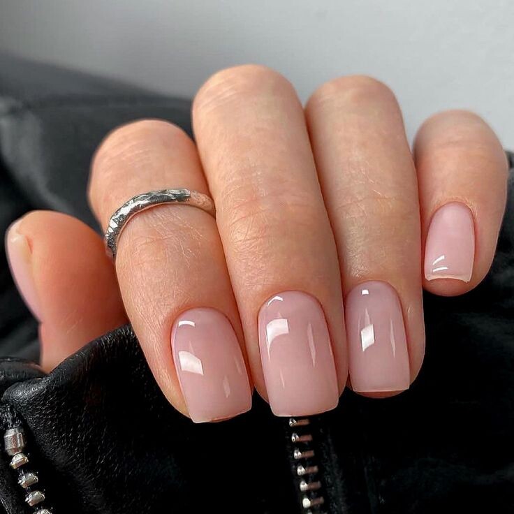 Нюдовый макникюр