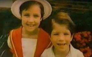 Бет и ее брат Джонатан, через несколько лет. Скрин фильма HBO "Дитя ярости".