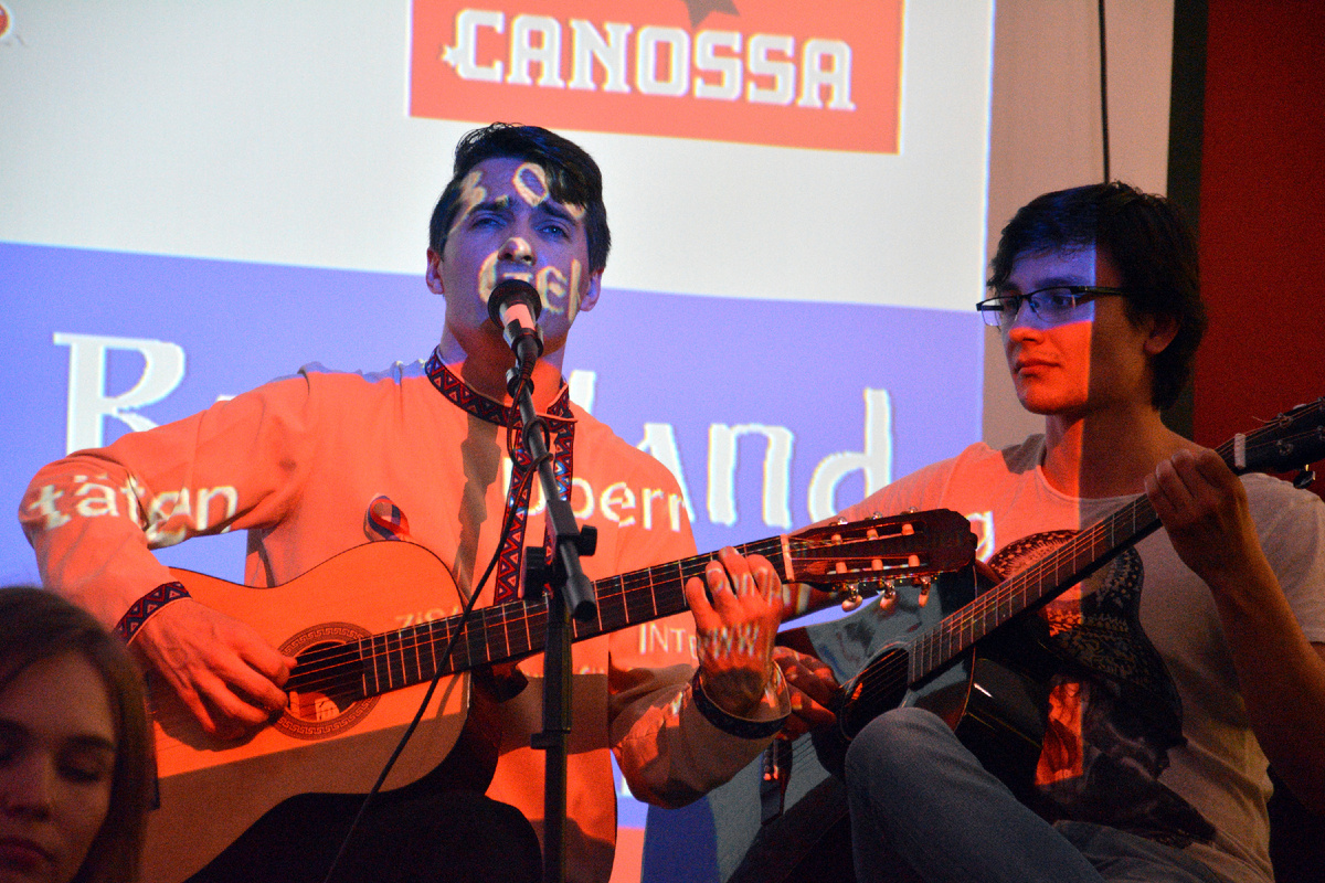 Пели русские песни