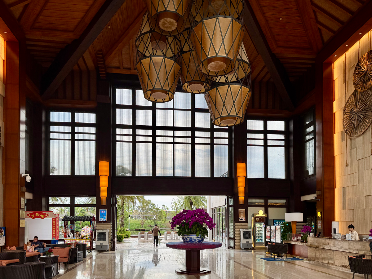 Лобби отеля Grand Metropark Villa Resort Sanya 