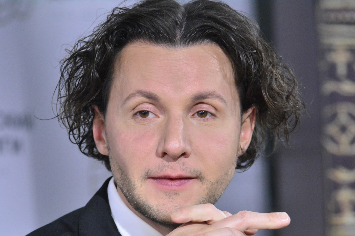 Вячеслав Манучаров заявил, что жена бросила его с тремя детьми и улетела в США