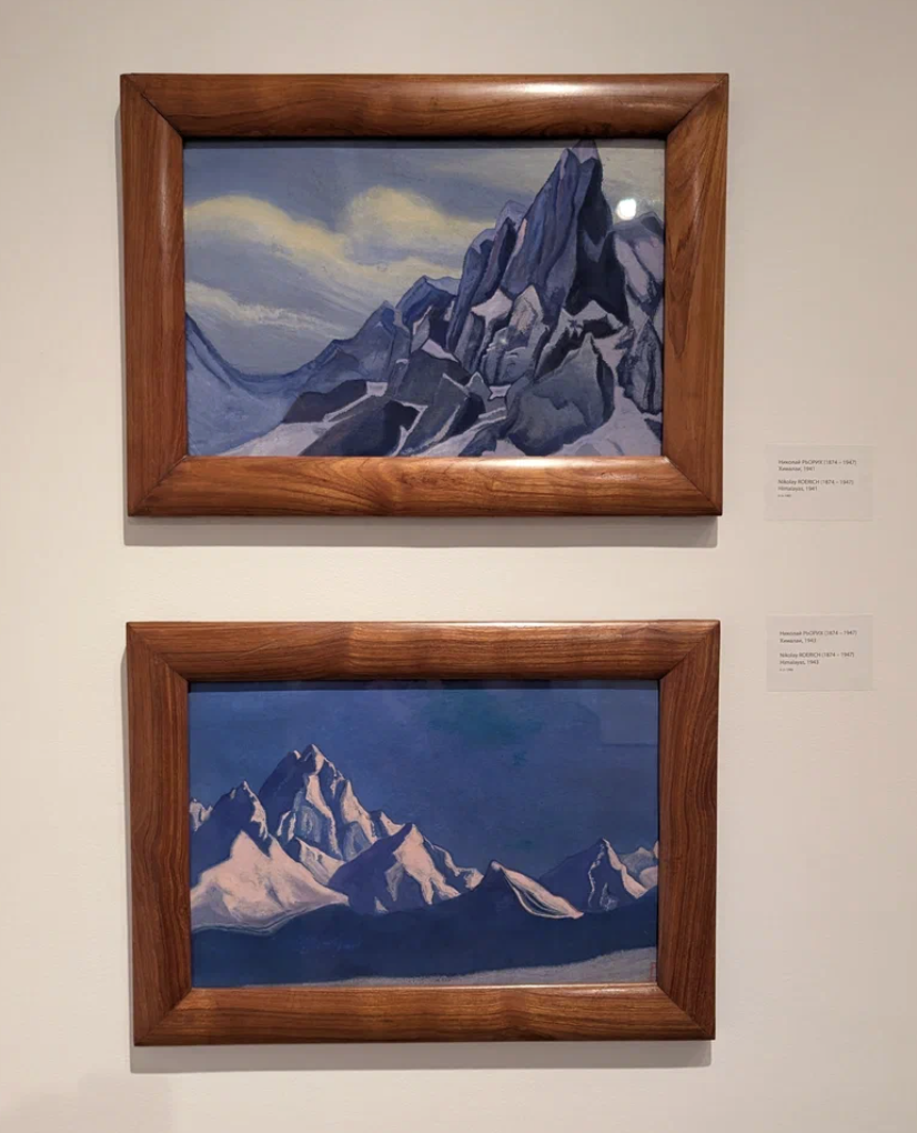 Горы - любимый мотив художника. 