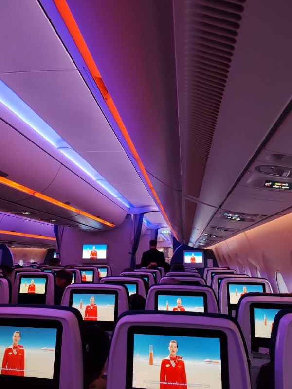 Салон Airbus A350-900