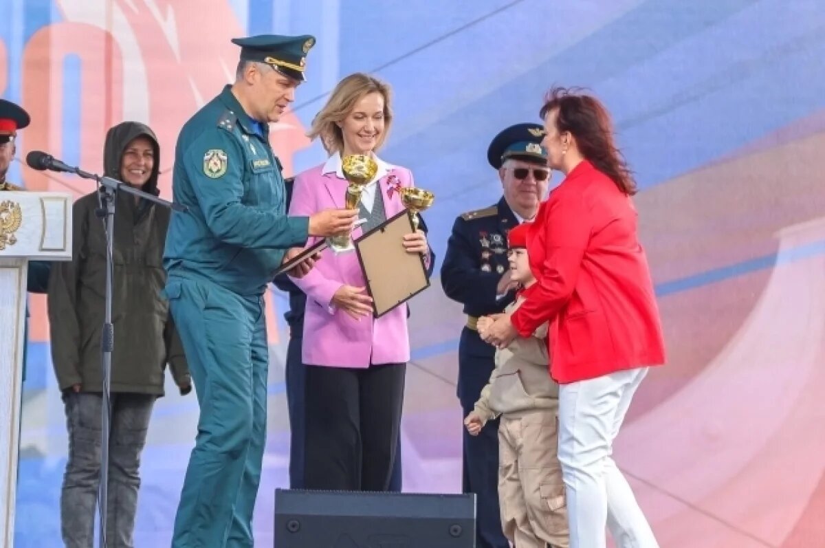    Парад юнармейских отрядов прошел на Адмиралтейской площади Воронежа