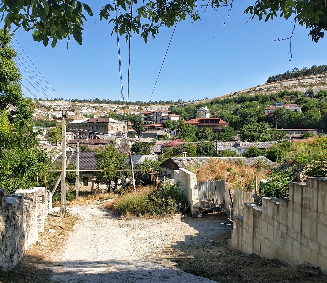 Городок действительно будто застыл во времени, сумев сохранить черты тихой татарской деревни