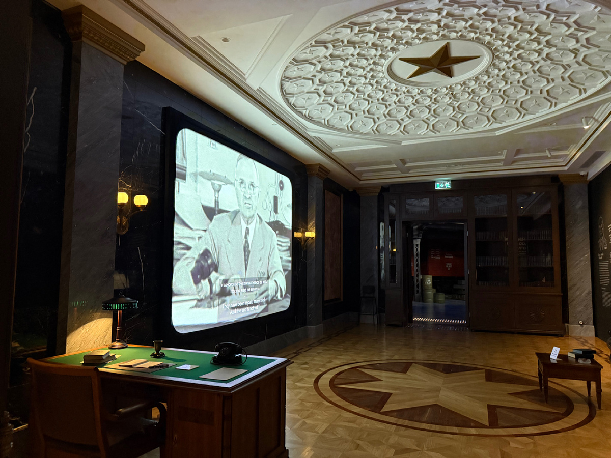 Фото выставочной комнаты 