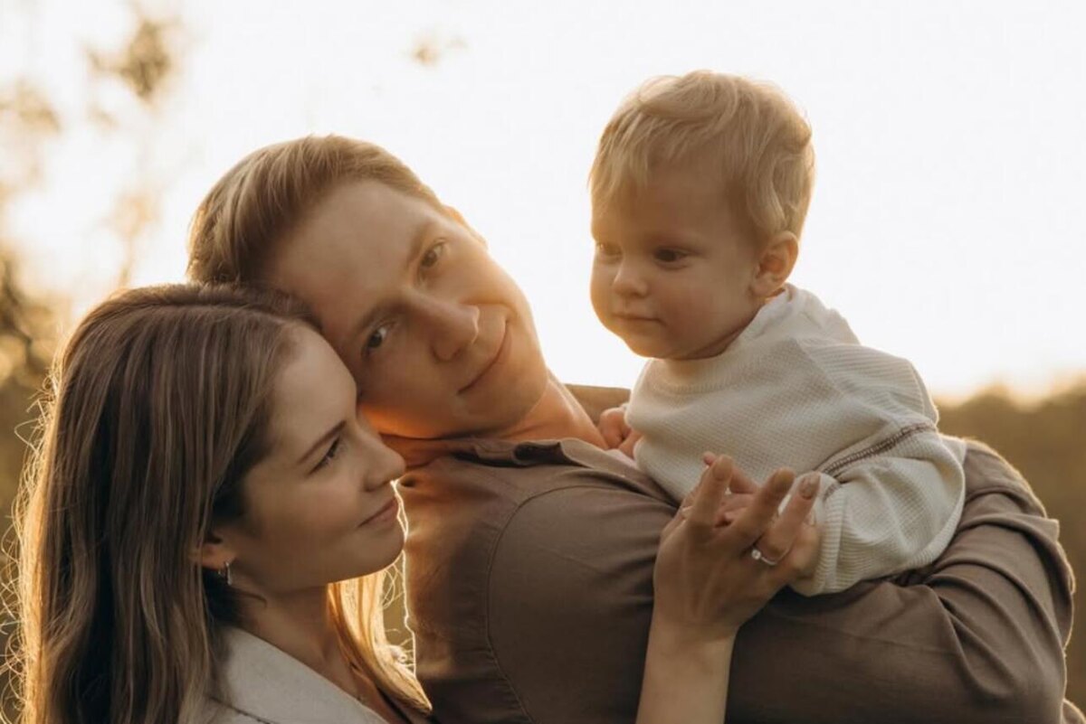    Юлия Липницкая с мужем Дмитрием Михайловым и сыном Арсением. соцсети