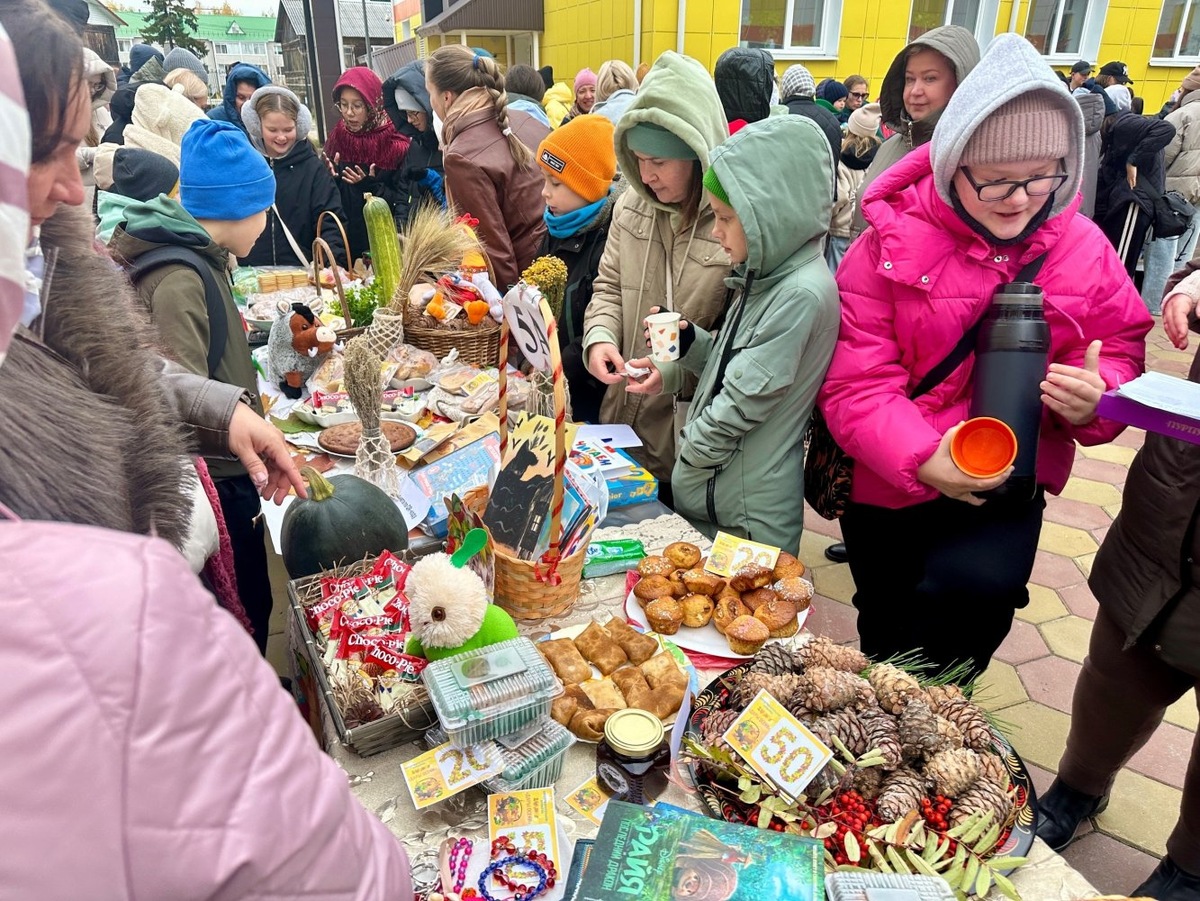    Осенняя ярмарка добра собрала ханты-мансийских школьников