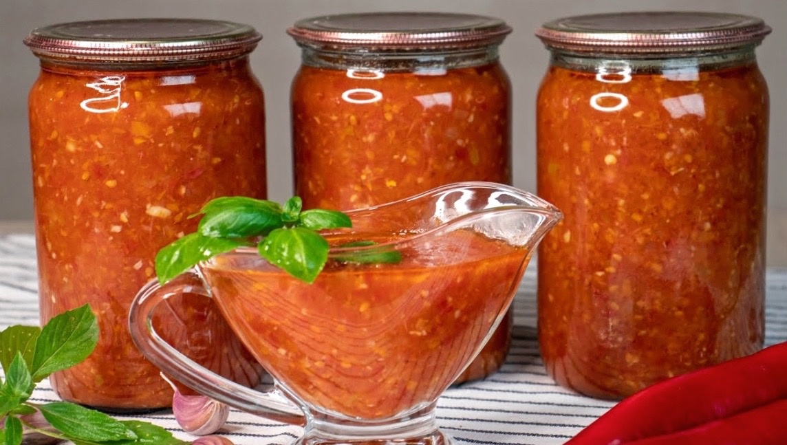 Пикантная закуска из кабачков.