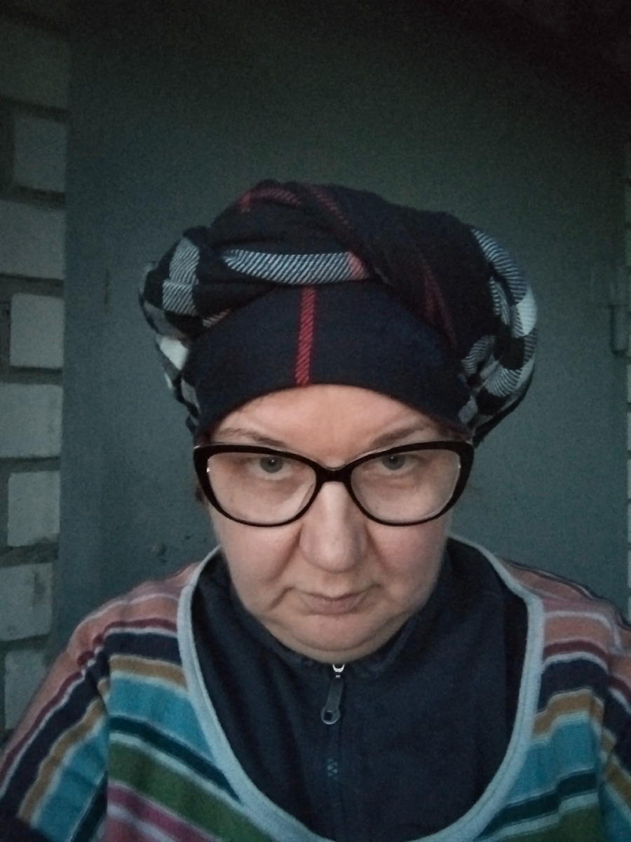 Хотела сфотографировать этот пар от дыхания. Нет, не вышел каменный цветок... Зато какова Марахтаниха! 😁