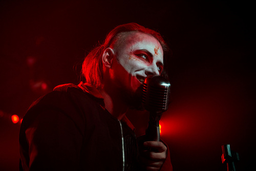 Михаил Сергеев увлекается готикой с 1999 года. В число его любимых музыкальных коллективов входят "Das Ich", "Deine Lakaien", "Skorbut", "Rammstein" и "Seelenzorn"