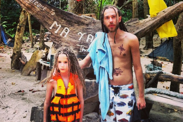 Кирилл Толмацкий не был вписан в свидетельство о рождении сына.