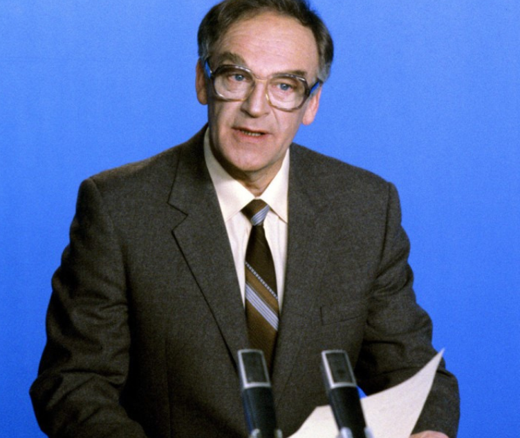 Диктор Игорь Кириллов