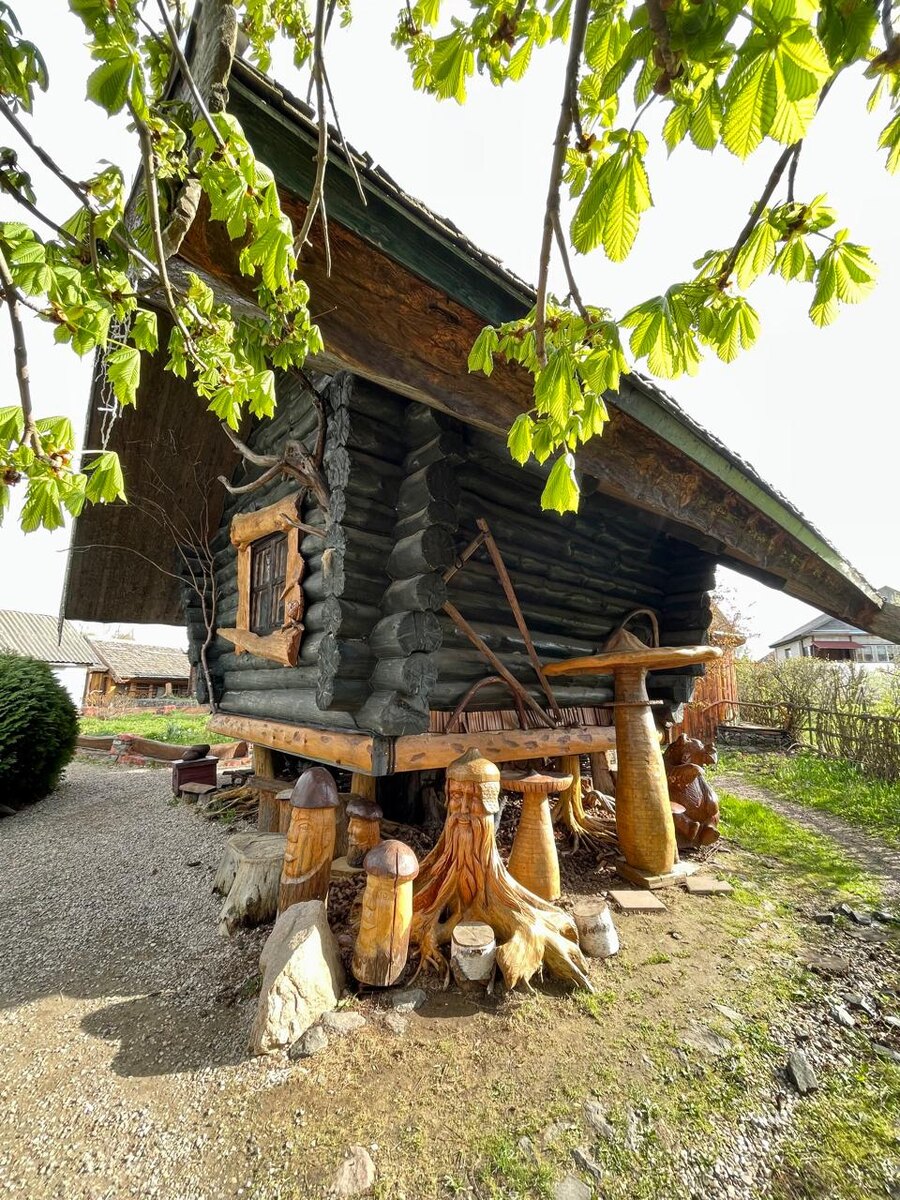 Усадьба Бабы Яги. Калязин © "Покажу Москву"