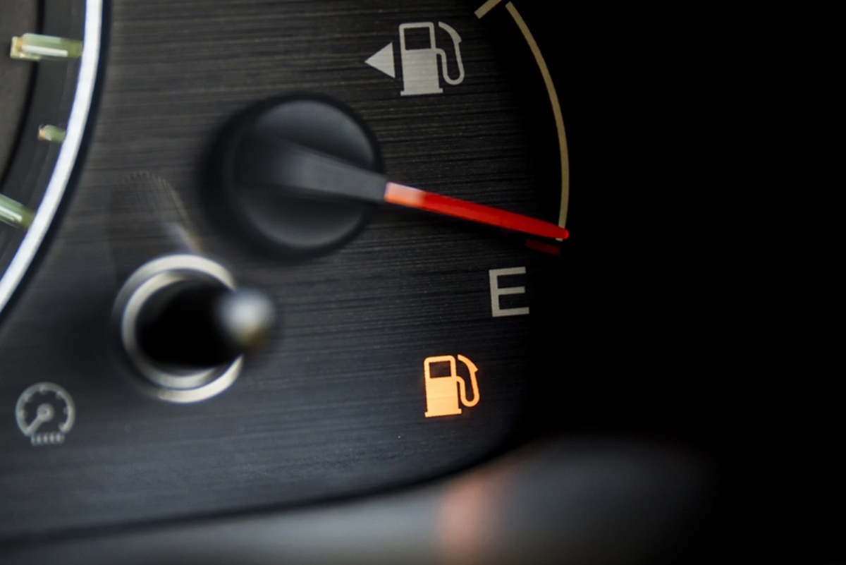 Фото заимствовано - https://rg.ru/2024/02/28/avtoekspert-ivanskij-rasskazal-opasno-li-ezdit-na-lampochke.html