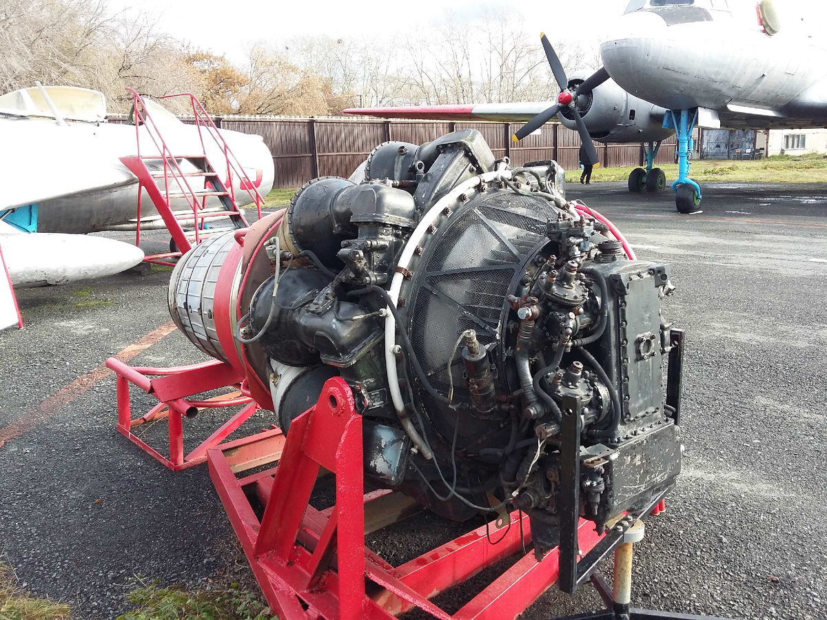 Авиадвигатель ВК-1А (советская модификация британского двигателя), Курганский музей авиации, автор изображения: Lada-2108, CC BY-SA 4.0, commons.wikimedia.org 