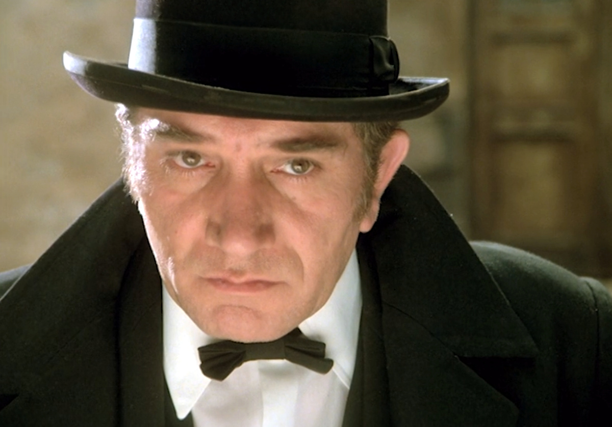 Кадр из кинофильма "Тегеран-43", 1980 г., режиссеры Александр Алов, Владимир Наумов, сценаристы Александр Алов, Владимир Наумов, Михаил Шатров, композитор Моисей Вайнберг (скриншот)