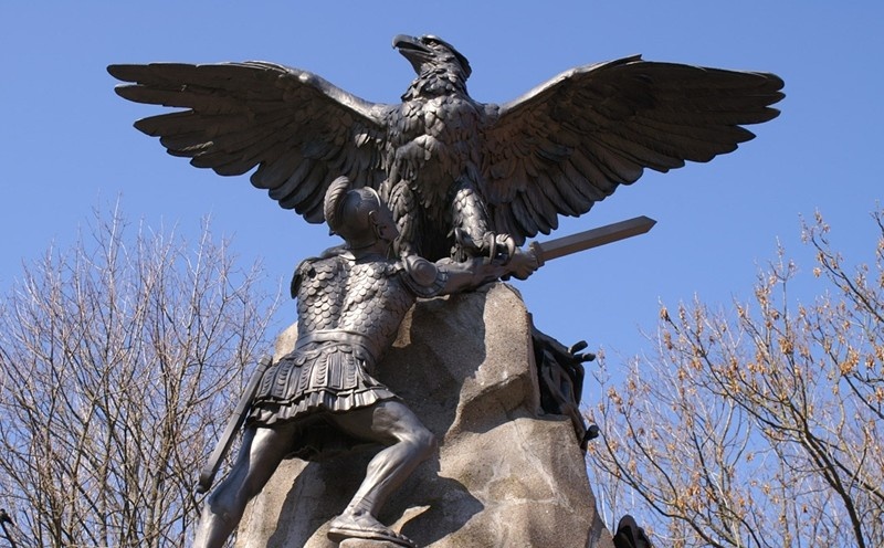 Памятник «Благодарная Россия героям 1812 года» в Смоленске.