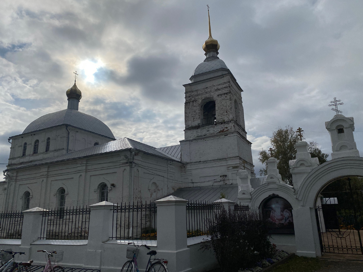 Храм Воскресения Словущего