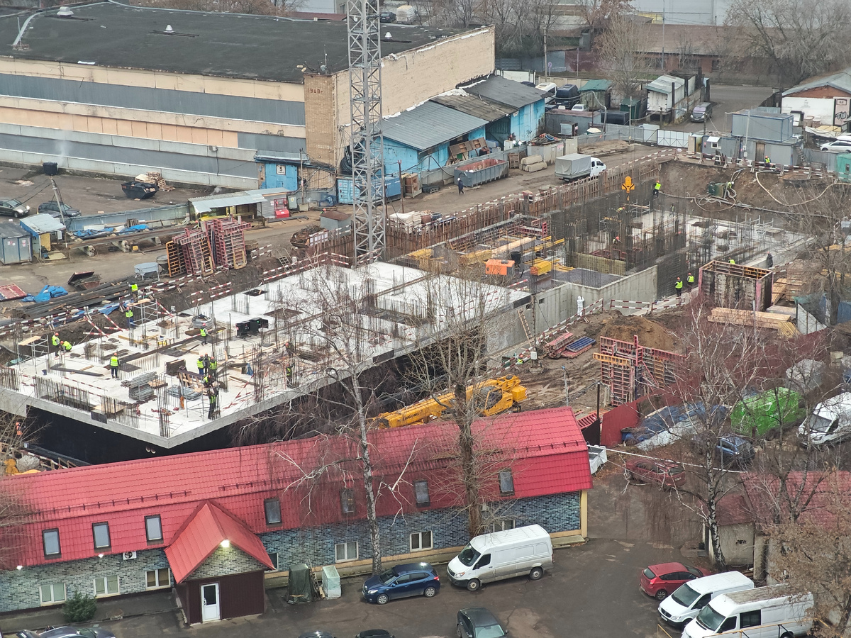 UPD: стройплощадка, 02.12.25г. Устройство 1-го этажа в южной части здания