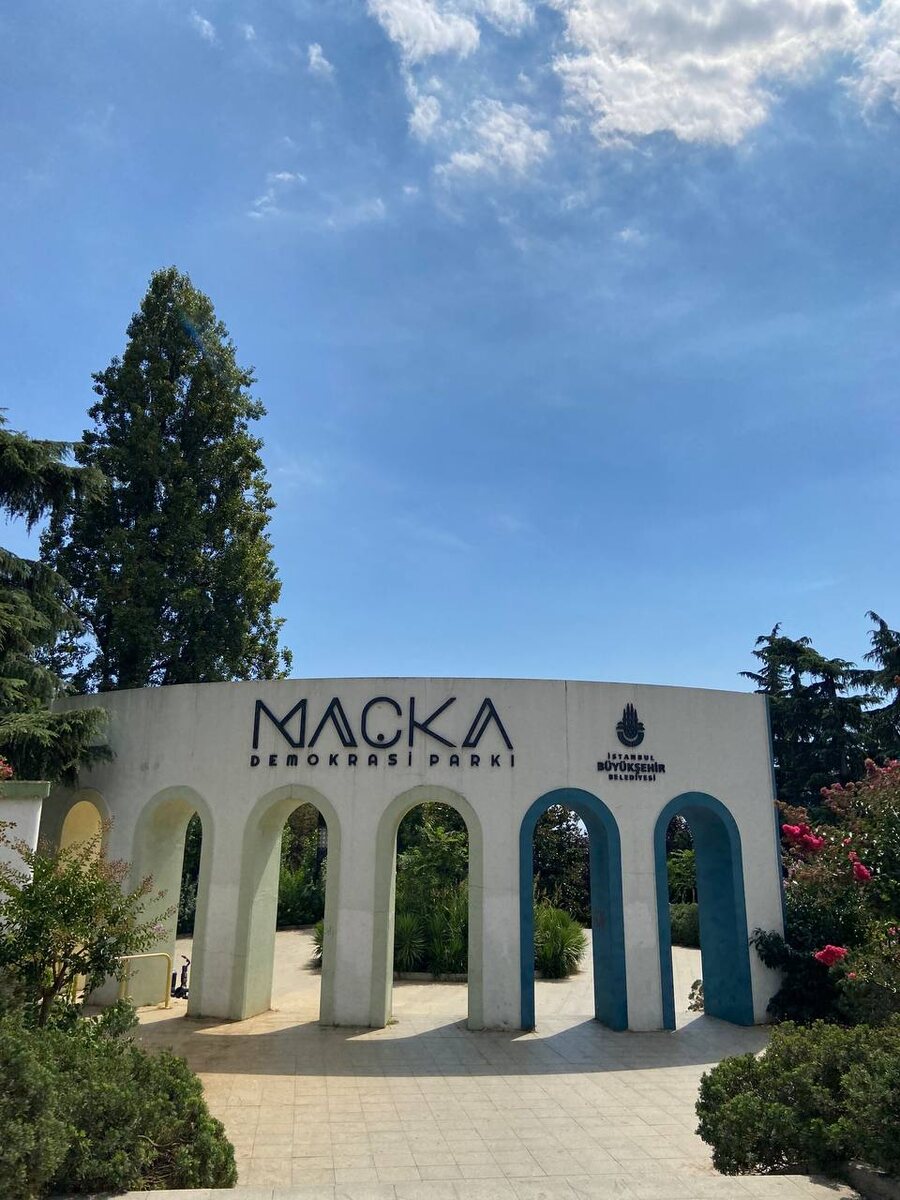 Маленький фуникулёр в центре Стамбула