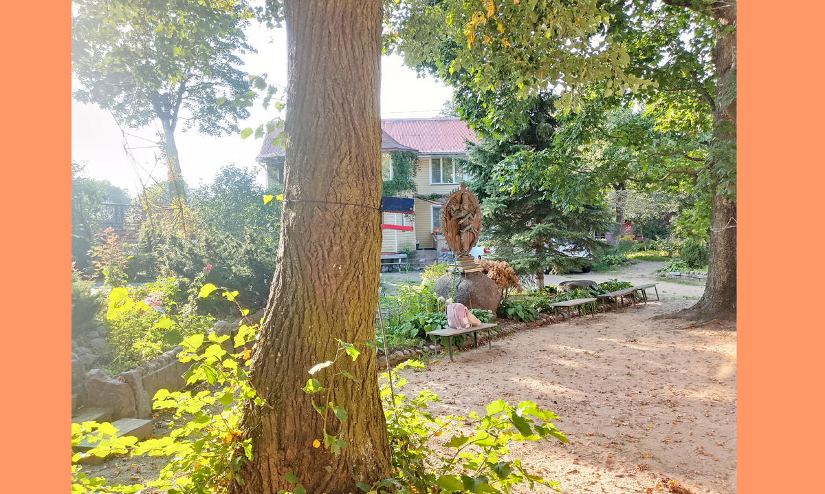 Фото храма Кришны в Лахте