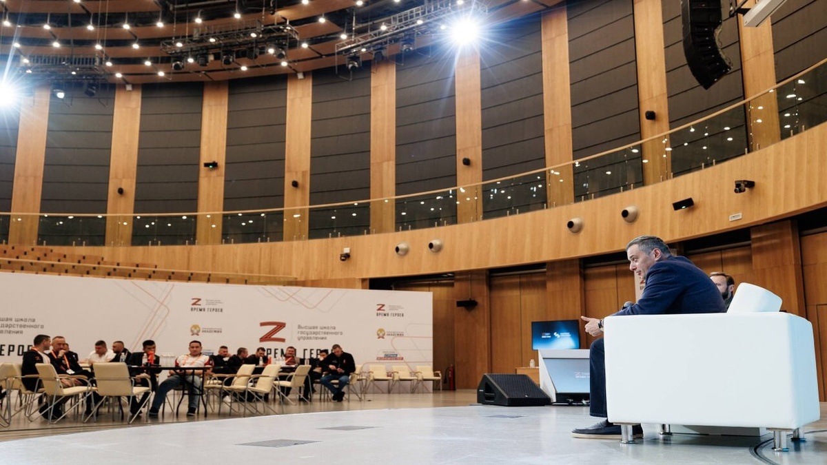    Губернатор Курской области встретился с участниками программы «Время Героев»