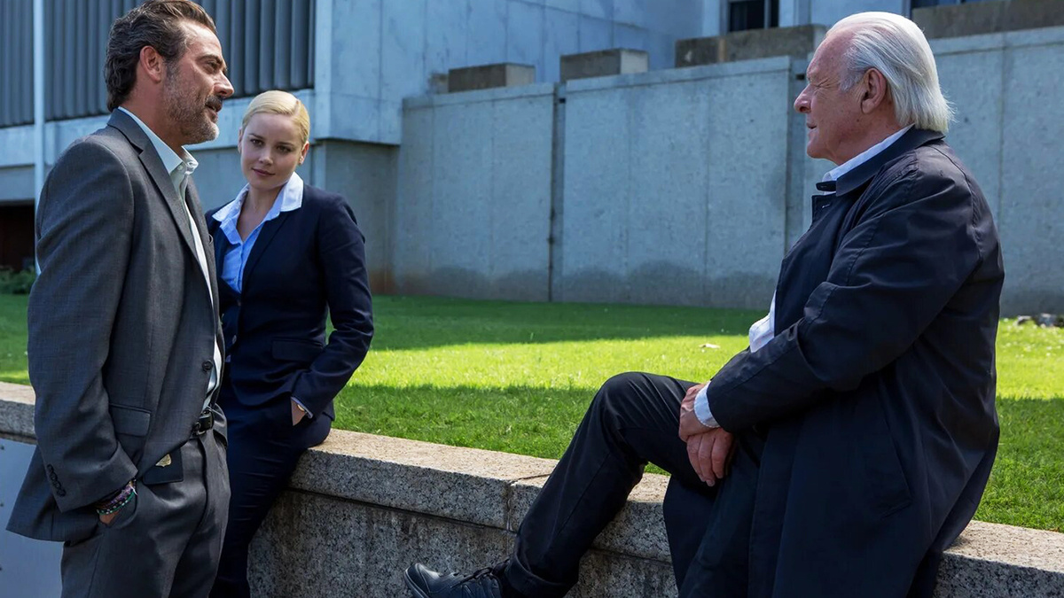 "Утешение", в оригинале. Интригующий психологический детектив, в котором поднимаются спорные этические вопросы.