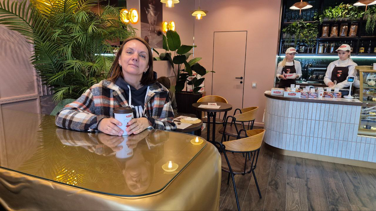 Магазин вкусняшек и кафе