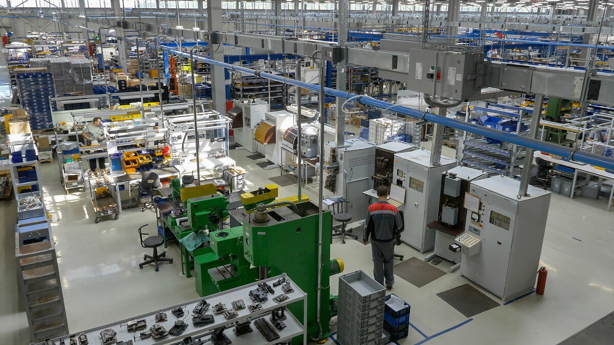 Новый завод ИЭК в Ясногорске Тульской обл. Фото: корпоративный блог IEK Group