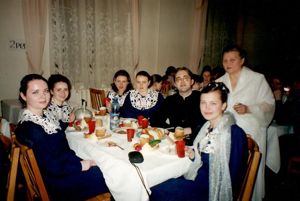 Пасхальное разговение - дежурный помощник в Пасху неизменно м. Анна Гавриловна Тельпис