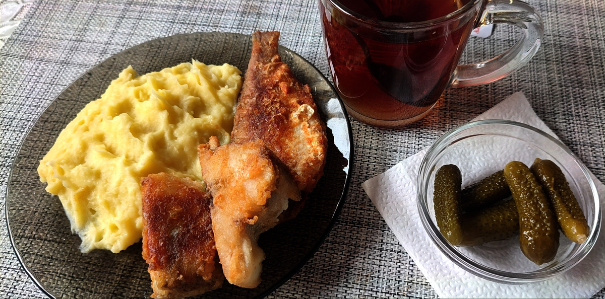 Это та самая рыбка, которой меня угостили дети. 